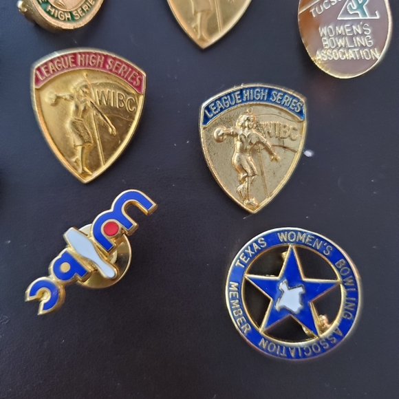 Funky Vintage Lady's Bowling Pins - Picture 5 of 6